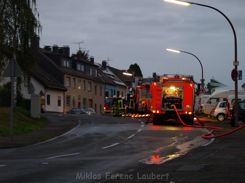 Dachgeschossbrand Koeln Duennwald Leuchterstr   P05.JPG